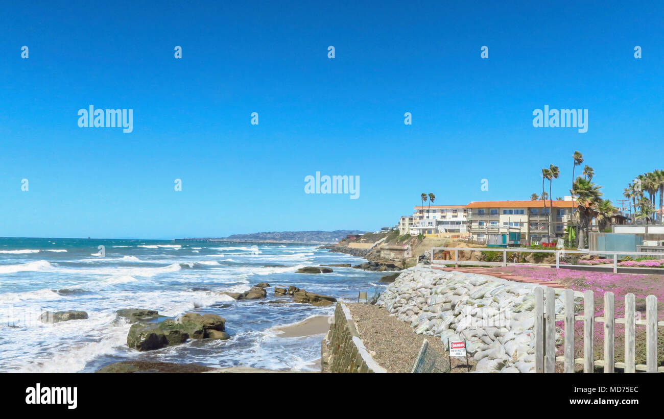 Sunset cliffs waves san diego hi res stock photography and images alamy