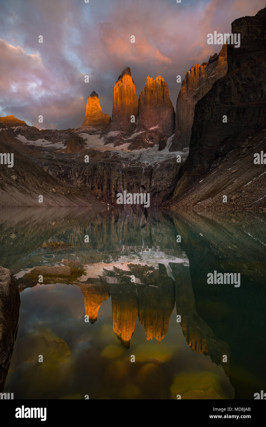 Cordillera paine hi-res stock photography and images - Alamy