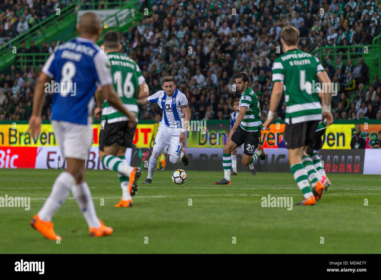 April 18, 2018. Lisbon, Portugal. PortoÕs midfielder from Mexico Hector Herrera (16) in action during the game Sporting CP vs FC Porto © Alexandre de Sousa/Alamy Live News Stock Photo
