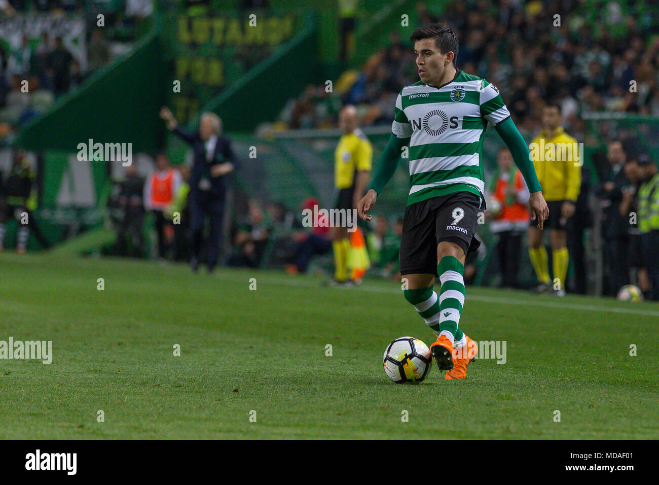April 18, 2018. Lisbon, Portugal. SportingÕs forward from Argentina Marcos  Acuna (9) in action during the game Sporting CP vs FC Porto © Alexandre de  Sousa/Alamy Live News Stock Photo - Alamy