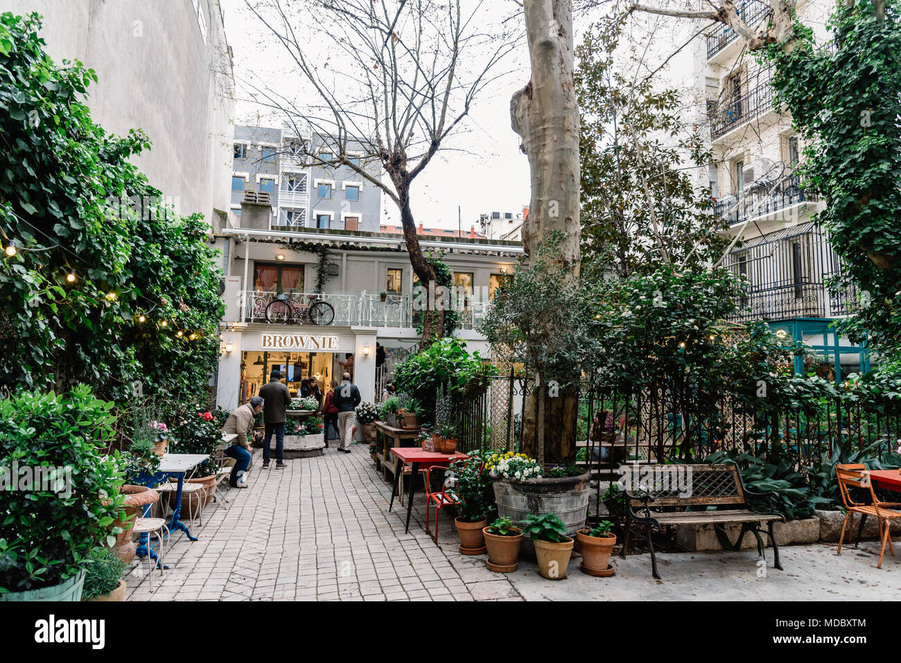 Shopping on Calle de Serrano in the Salamanca district, Madrid, Spain Stock  Photo - Alamy