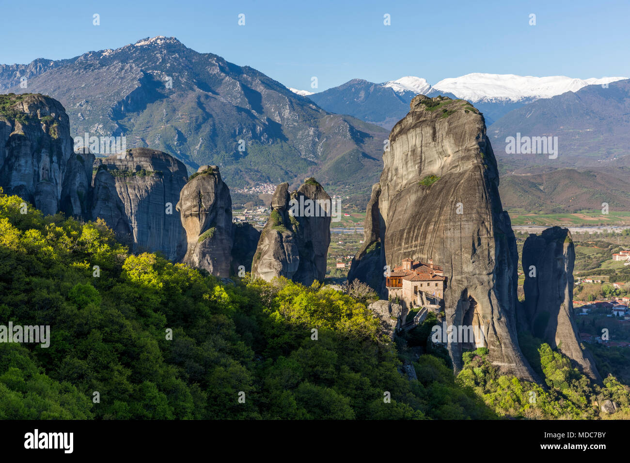 The huge rock pillars and monastery of Rousanou in Meteora, Greece Stock Photo