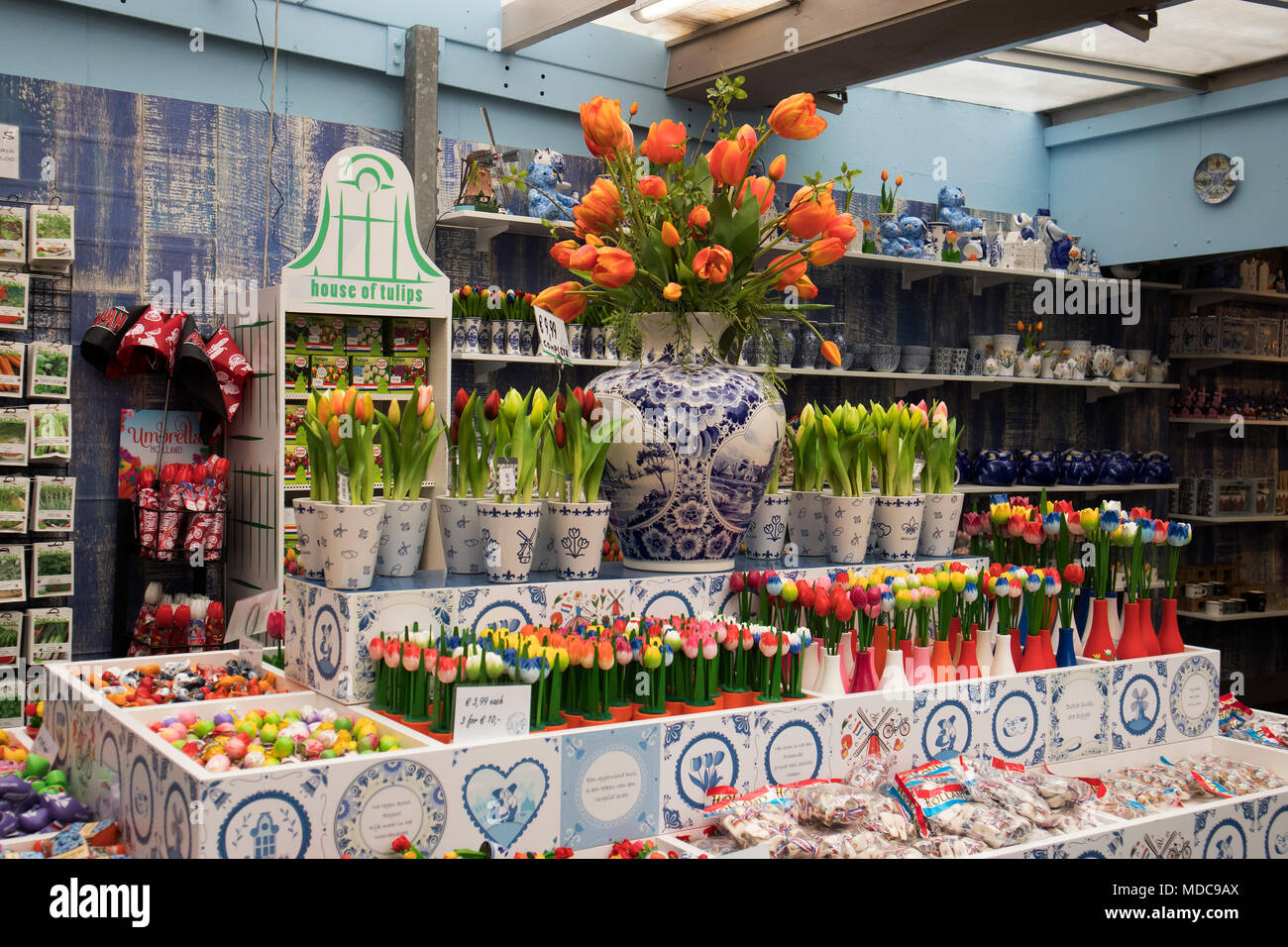 Amsterdam, Holland - 14 April 20018 Showcases of Dutch shops with blue typical dishes Stock Photo