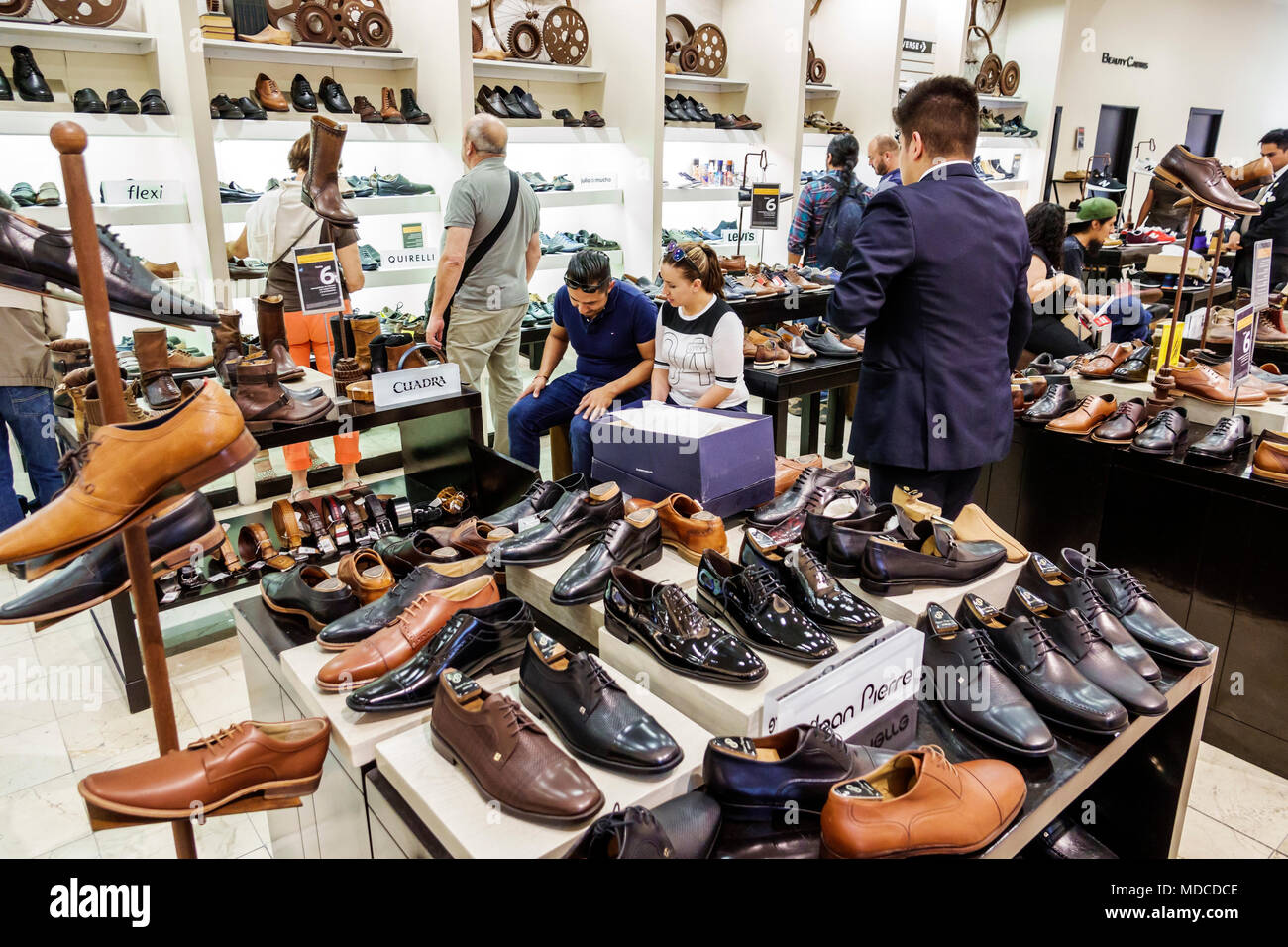 Market mexico shoes hi-res stock photography and images - Alamy