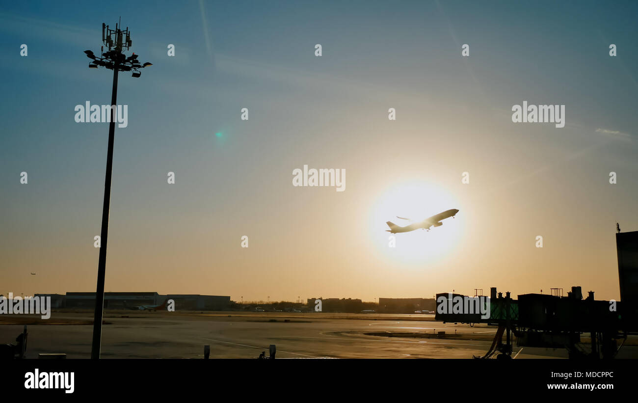 Plane take off animation silhouette hi-res stock photography and images ...