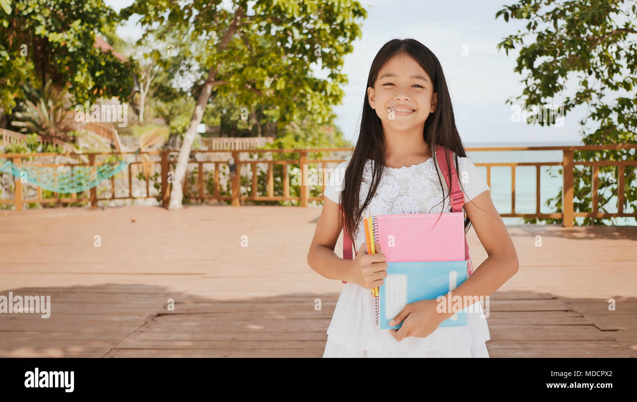 Philippine school girl hi-res stock photography and images - Alamy