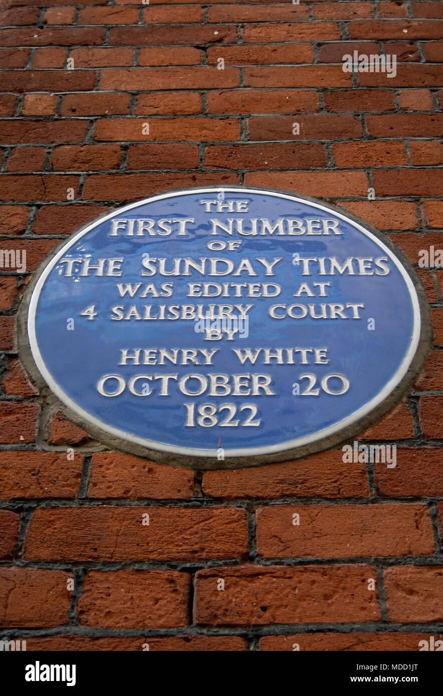 blue plaque marking the site where the first edition of the sunday times newspaper was edited in 1822, salisbury court, london, england Stock Photo