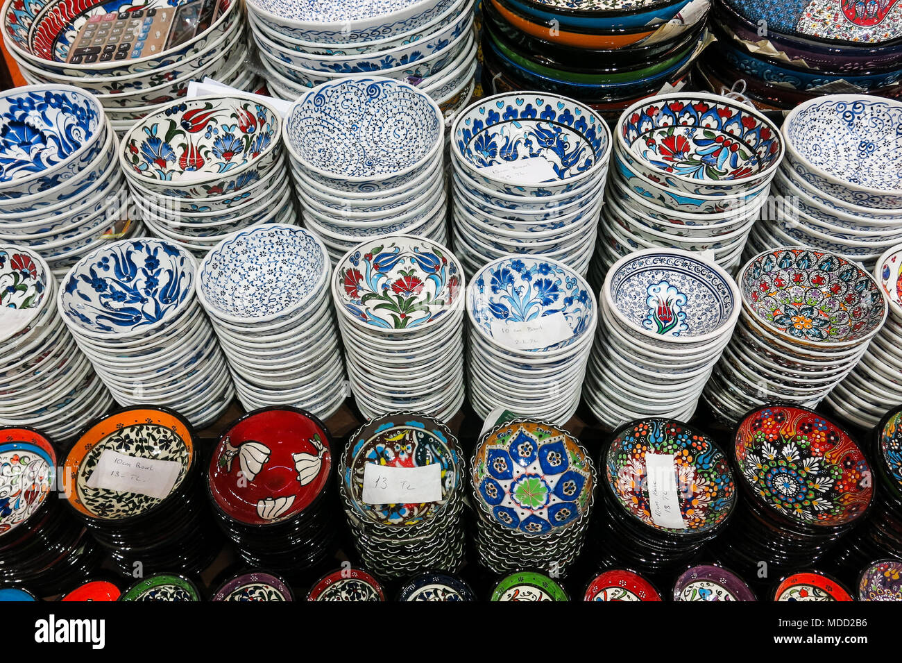 Classical Turkish ceramics on the Istanbul Grand Bazaar. Istambul
