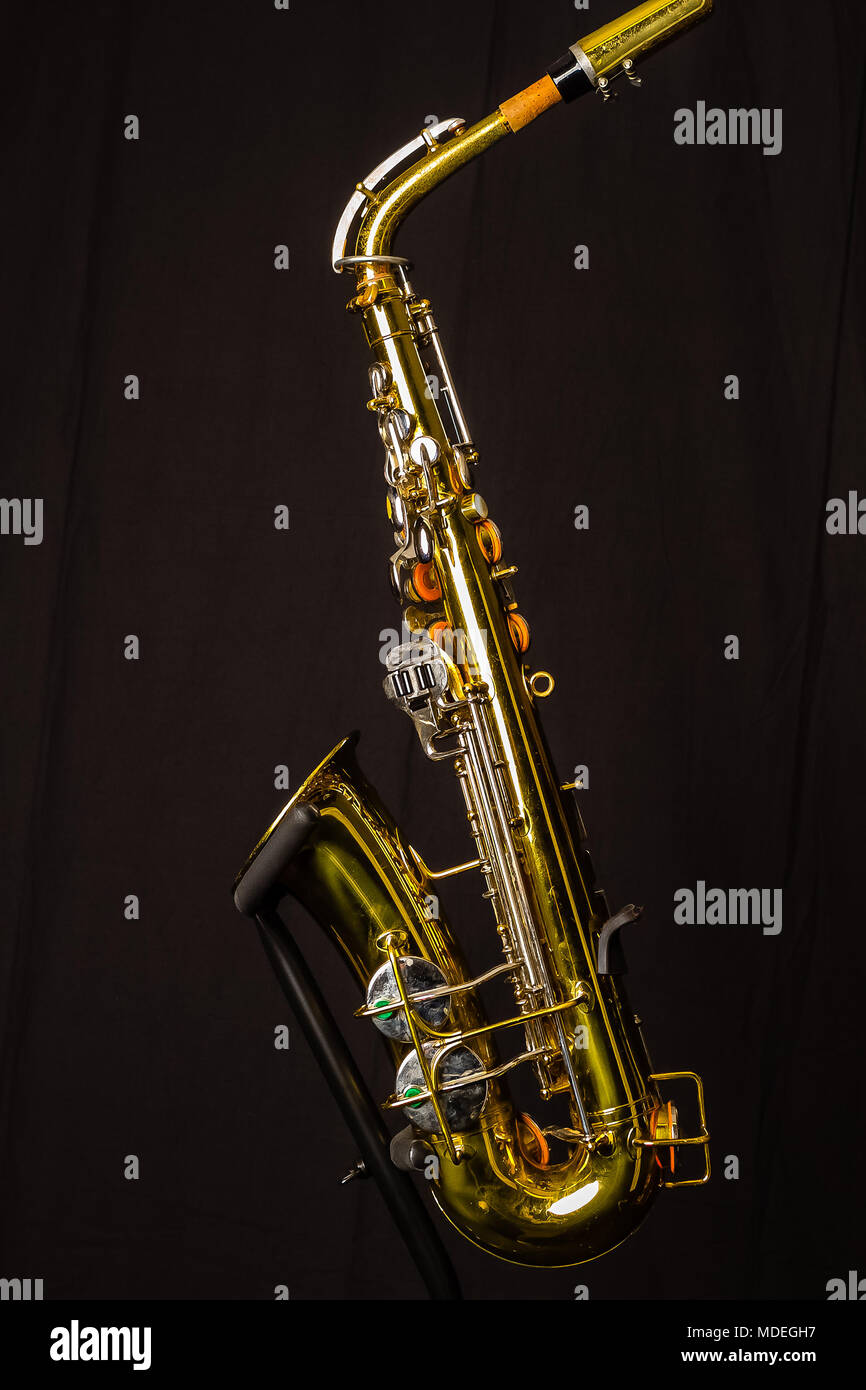 Alto sax hires stock photography and images Alamy