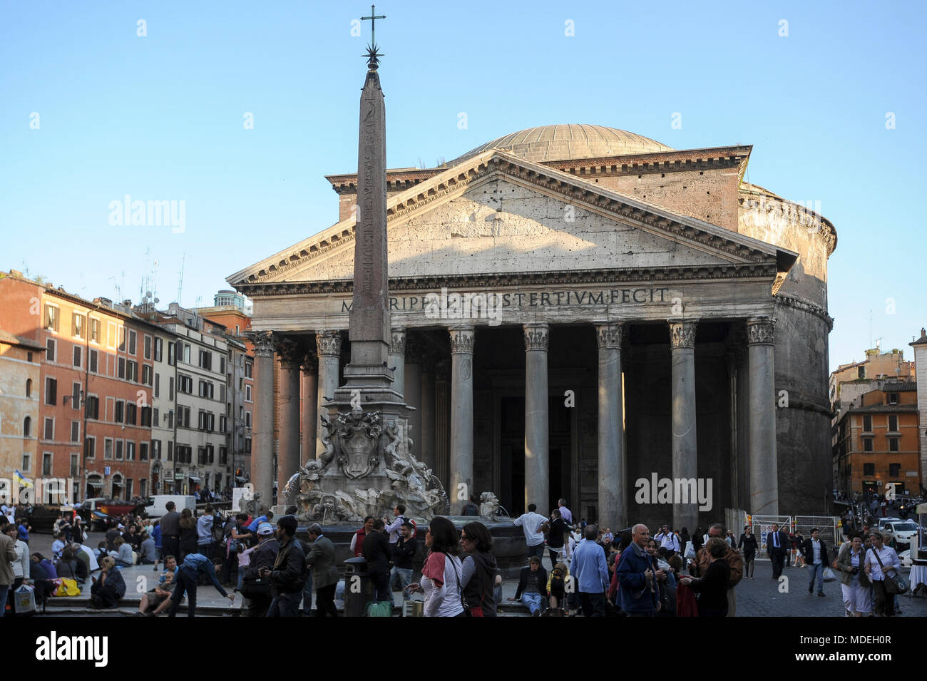 Fontana del Pantheon (Fountain of Pantheon), portico of large granite Corinthian columns of Pantheon or Basilica collegiata di Santa Maria ad Martyres Stock Photo