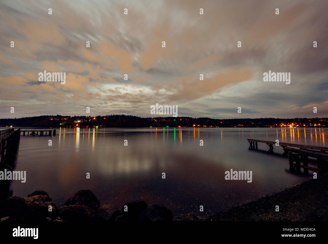 Reflecting lights on water hi-res stock photography and images - Alamy