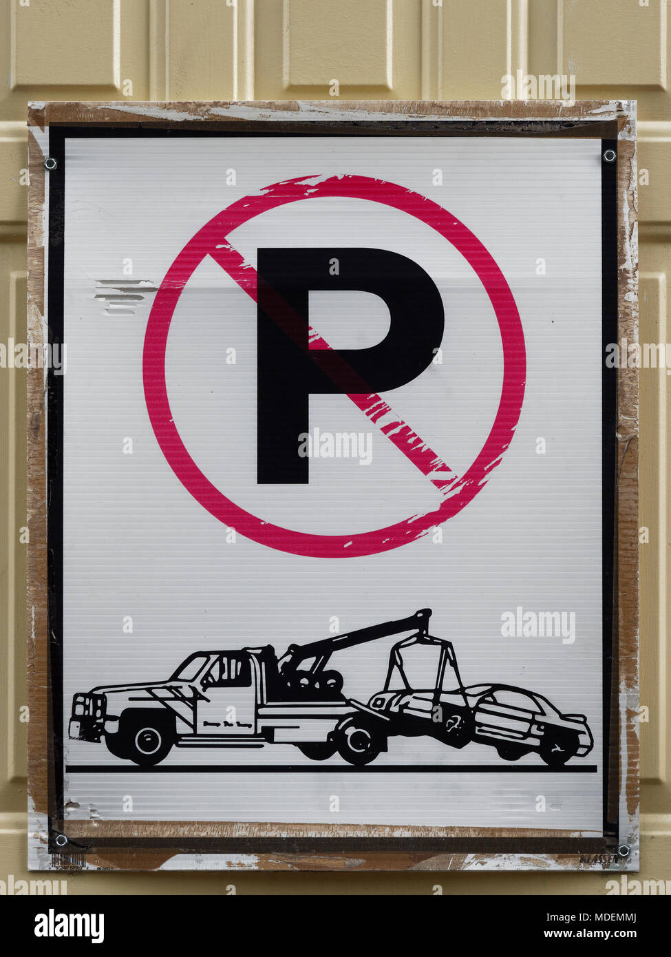 No Parking Warning Signs Stock Photos & No Parking Warning Signs Stock