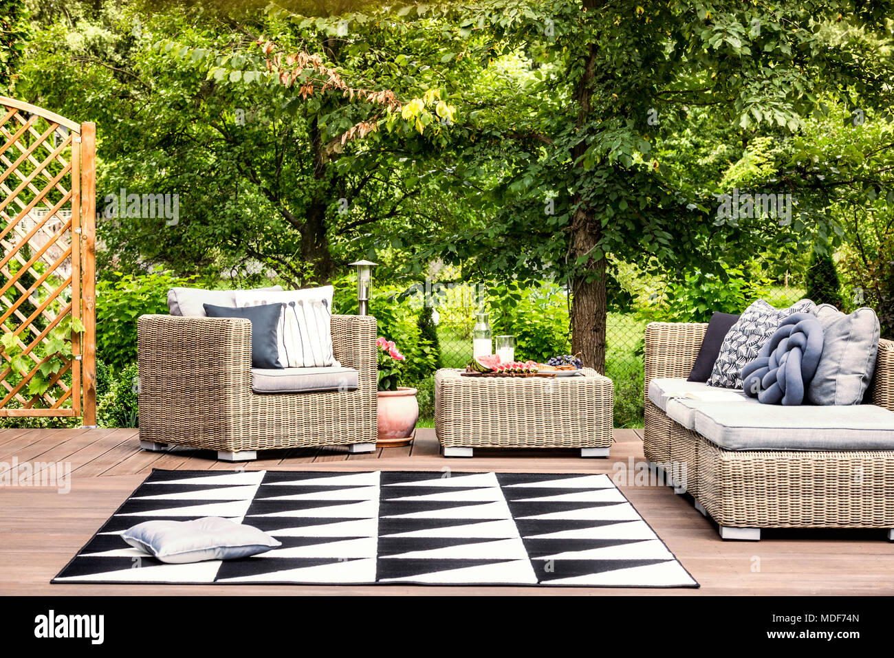 Rattan garden furniture hi-res stock photography and images - Alamy