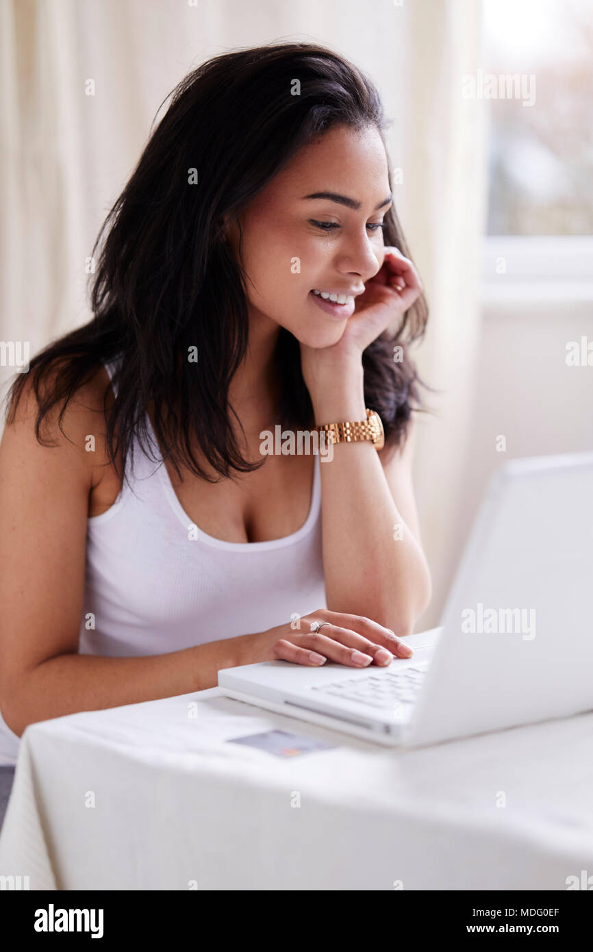 Girl hot sale shopping online