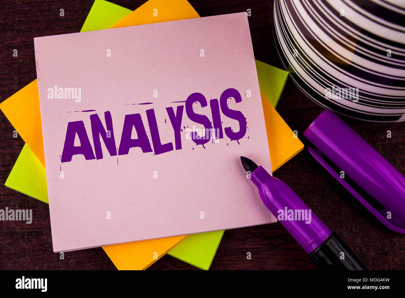 Text sign showing infographics hi-res stock photography and images - Alamy