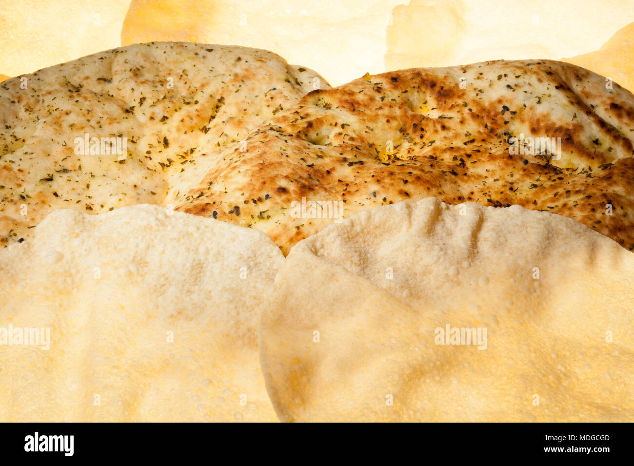 Naan bread and poppadoms Stock Photo - Alamy