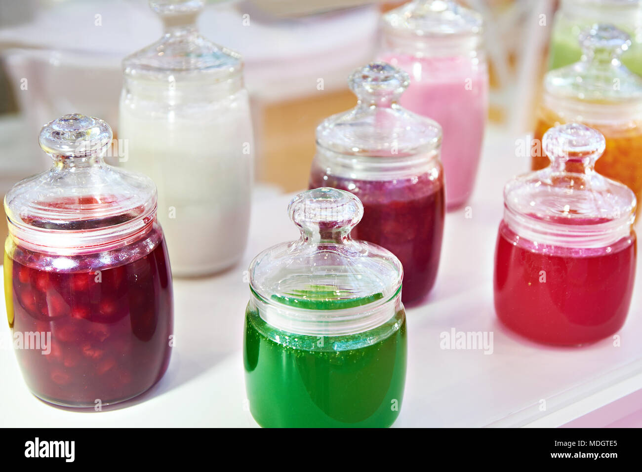 Jam jars on shelf hi-res stock photography and images - Alamy