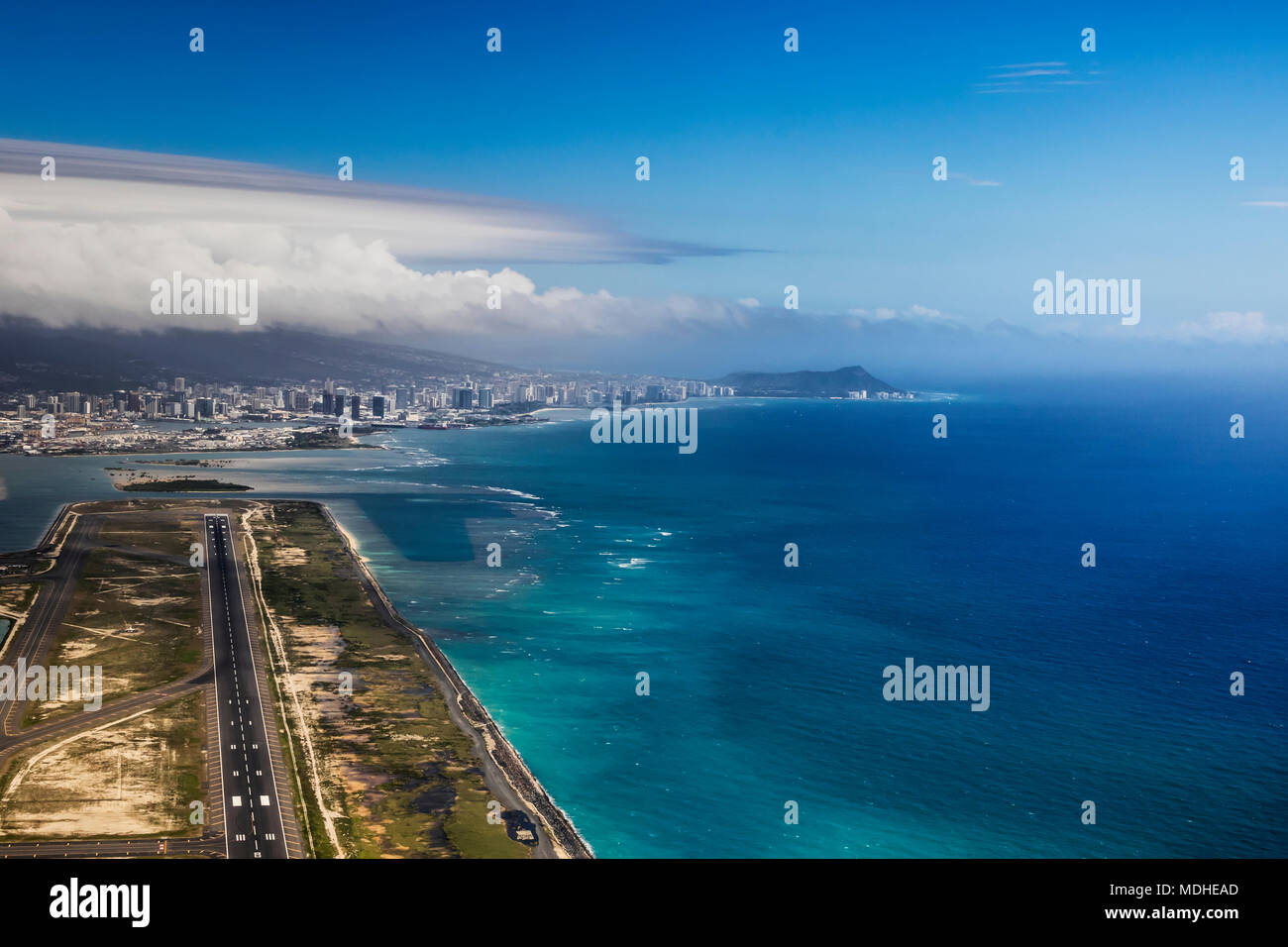 Oahu diamond head distance hi-res stock photography and images - Alamy