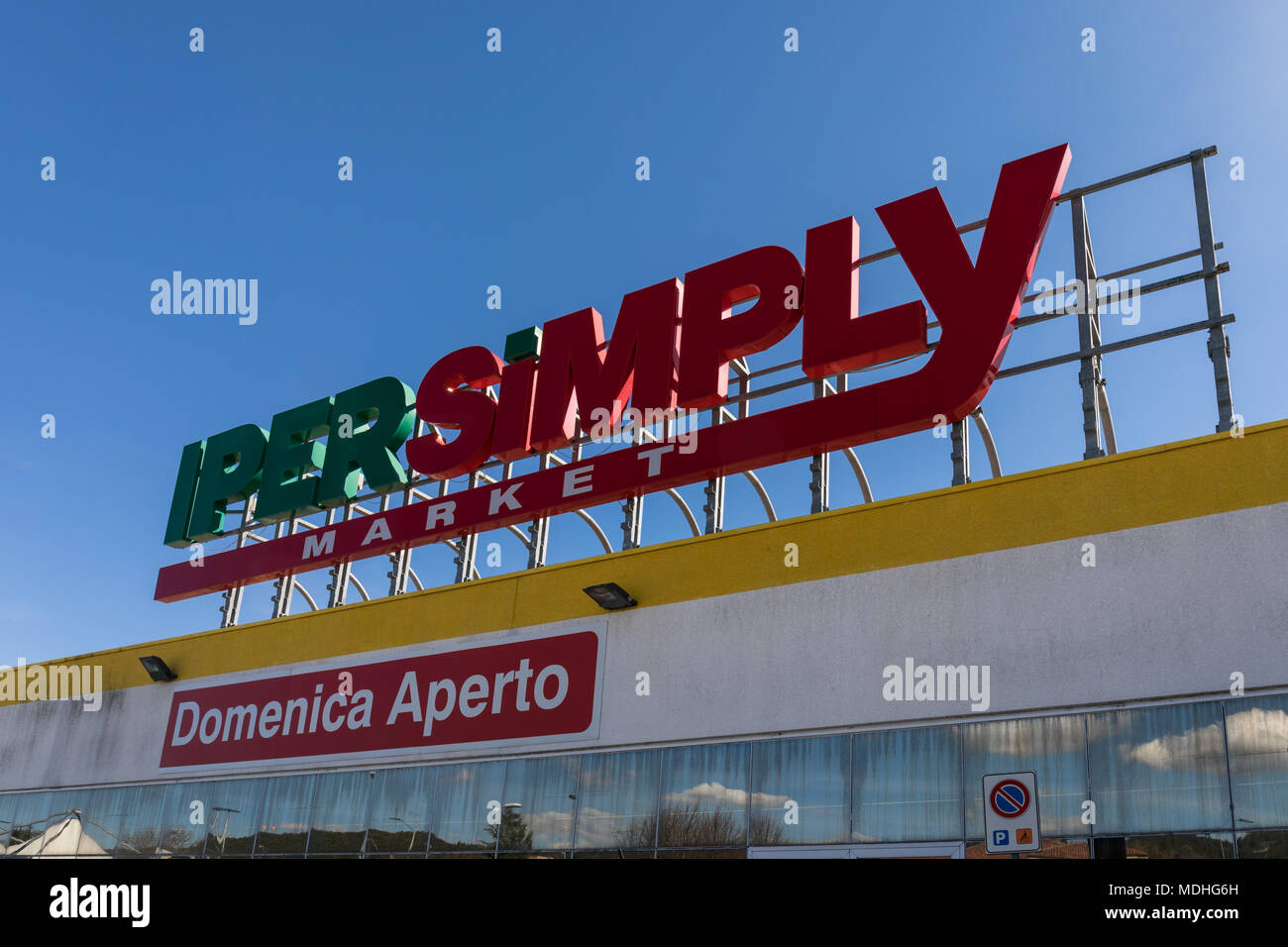 IperSimply Market exterior, supermarket in Italy Stock Photo - Alamy