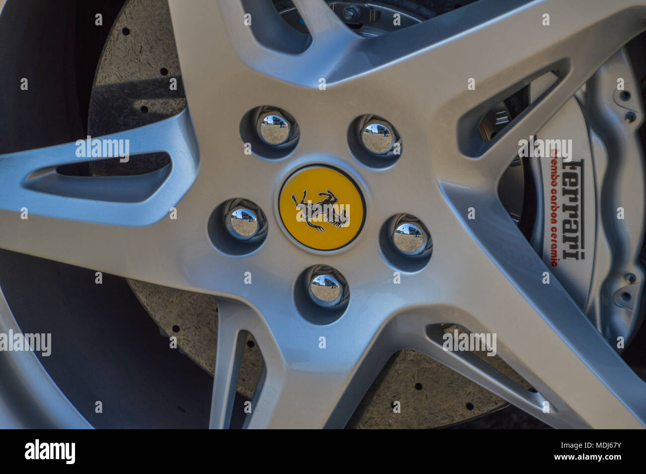 Wheel Of A Ferrari Stock Photo - Alamy