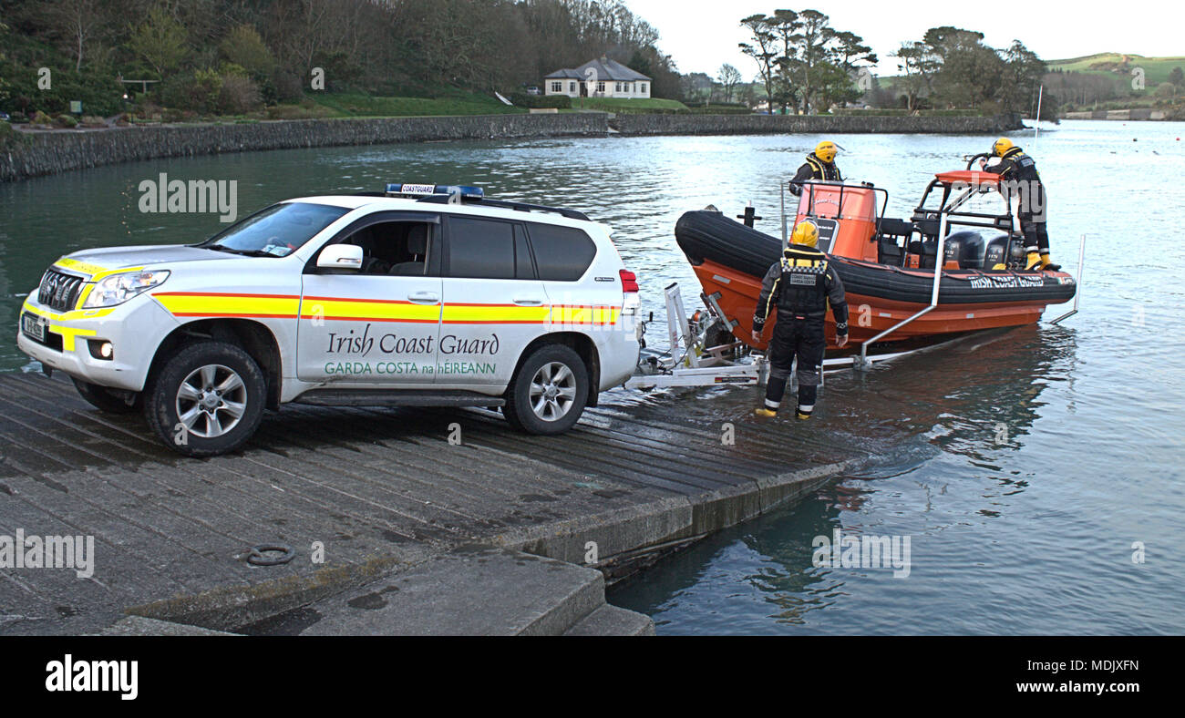 Twin 115hp engines hires stock photography and images Alamy