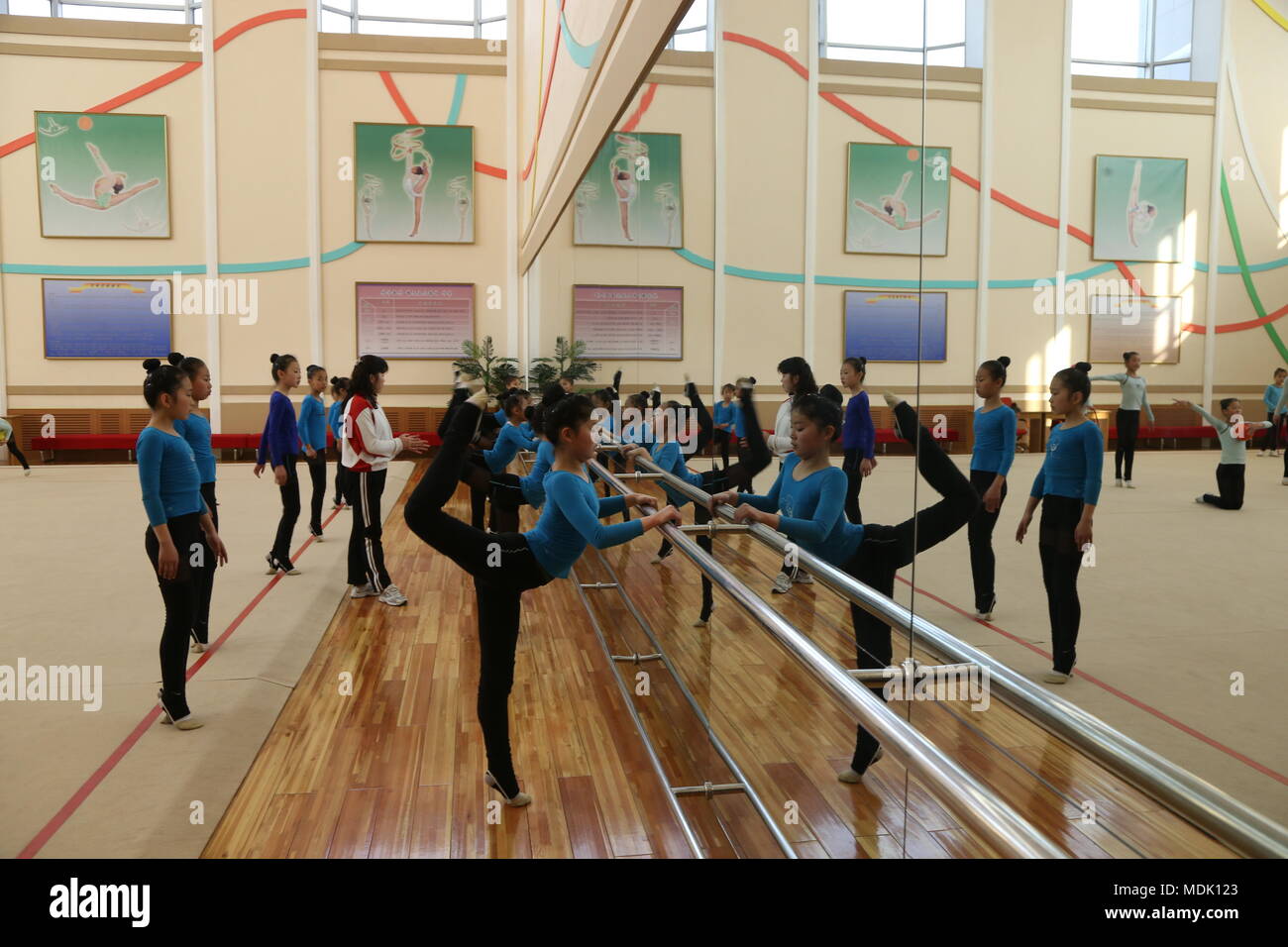 Pyongyang, Democratic People's Republic of Korea (DPRK). 19th Apr, 2018. Students of the rhythmic gymnastics group exercise at the Mangyongdae Schoolchildren's Palace on the western outskirts of Pyongyang, capital of the Democratic People's Republic of Korea (DPRK), on April 19, 2018. Credit: Cheng Dayu/Xinhua/Alamy Live News Stock Photo