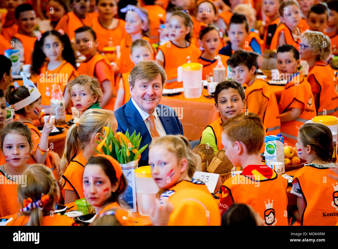 Twello, The Netherlands. 20th Apr, 2018. King Willem-Alexander visits the  fifth edition of the Koningsspelen (King's games) at the Brede School De  Fliert in Twello, The Netherlands, 20 April 2018. The Koningsspelen