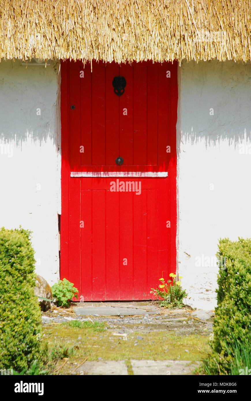 Old irish cottage hires stock photography and images Alamy