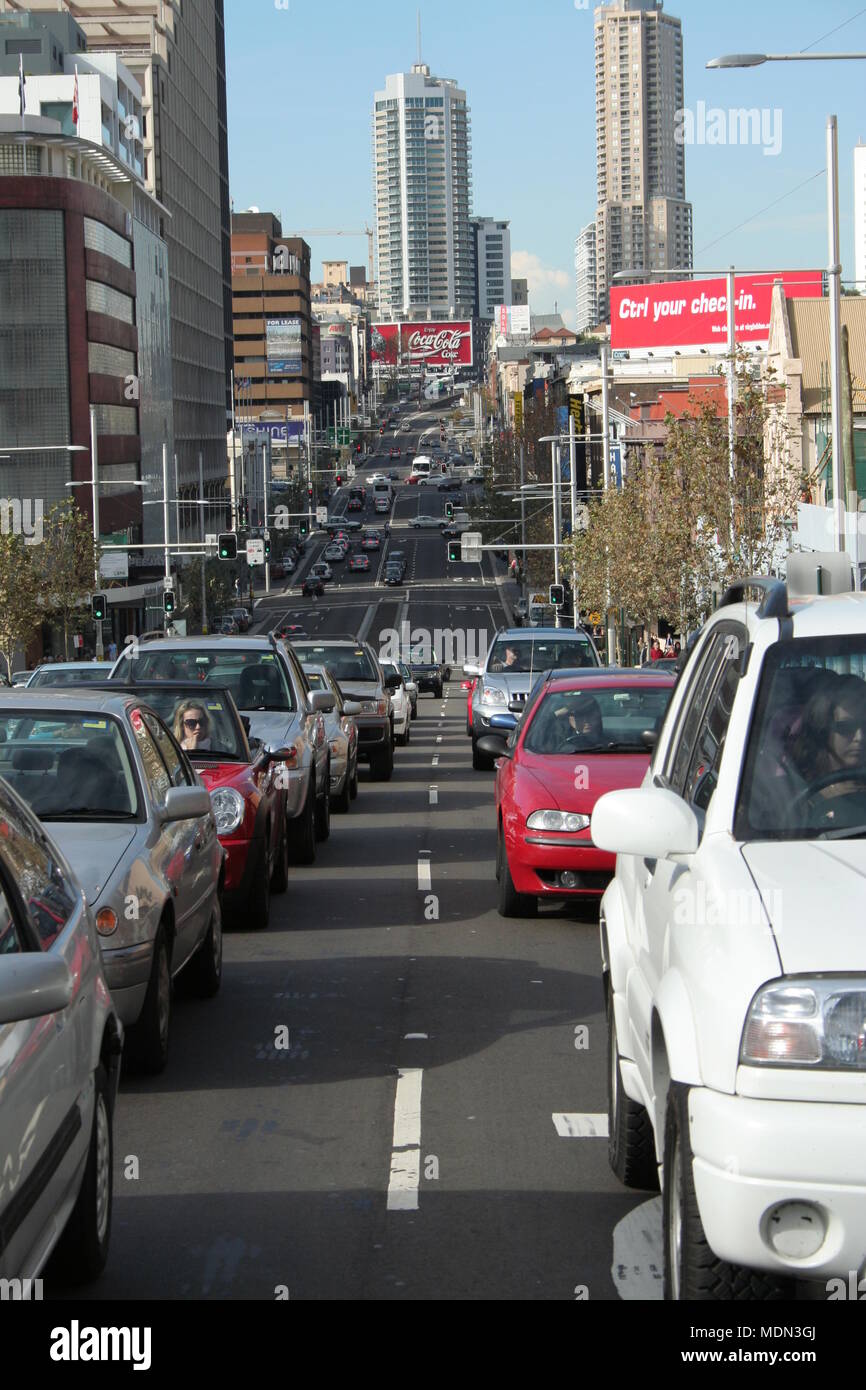 Heavy traffic on William Street, Sydney, NSW, Australia Stock Photo