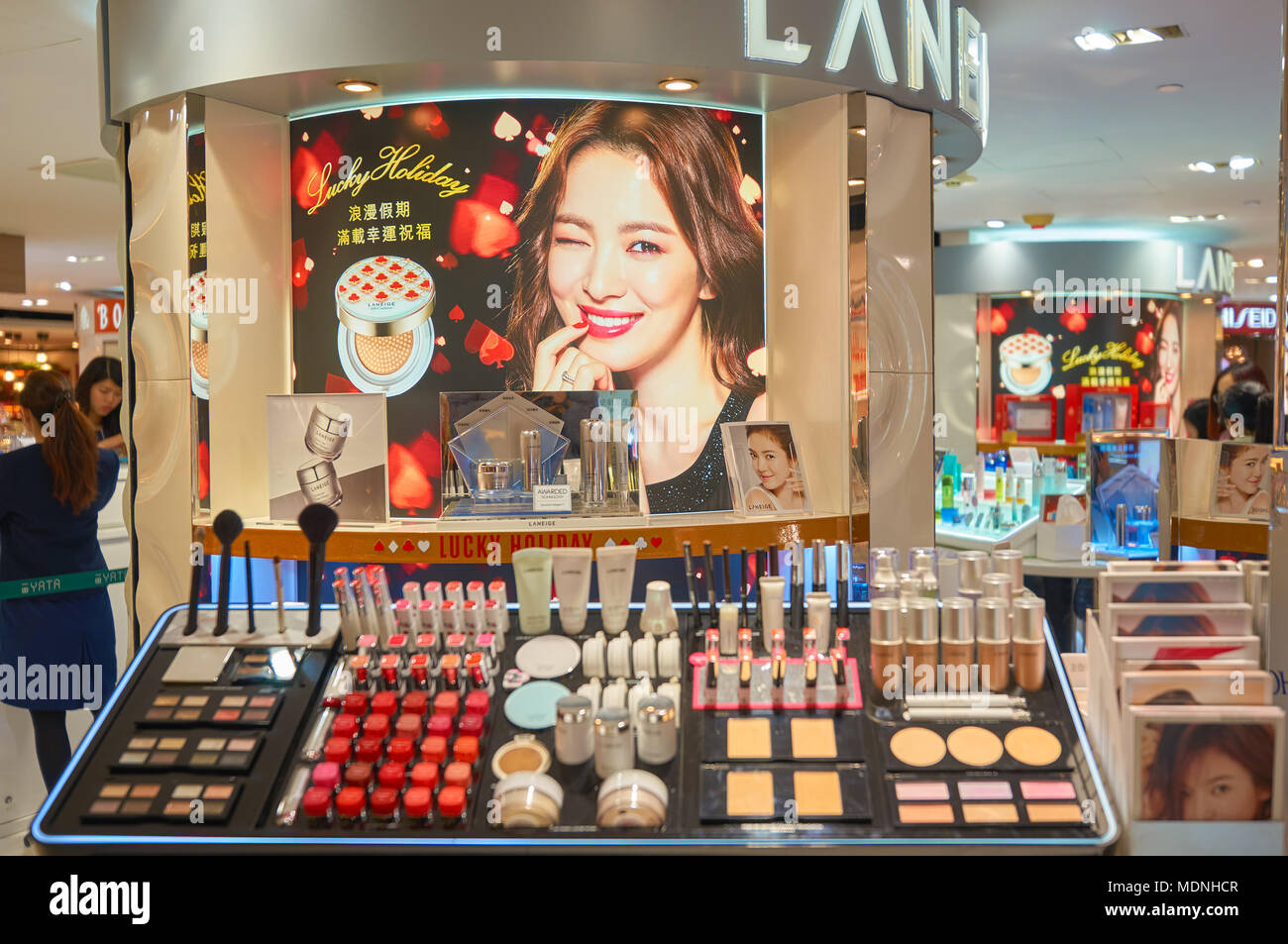 Display hong kong shopping hi-res stock photography and images - Alamy