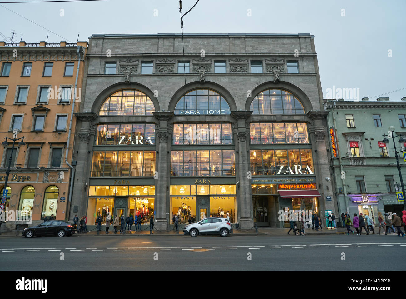 SAINT PETERSBURG - CIRCA SEPTEMBER, 2017: Zara store in Saint Petersburg  Stock Photo - Alamy