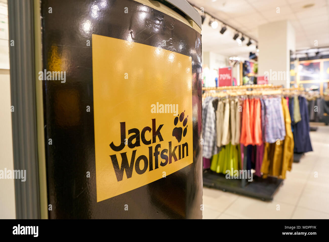 Jack wolfskin hi-res stock photography and images - Page 2 - Alamy