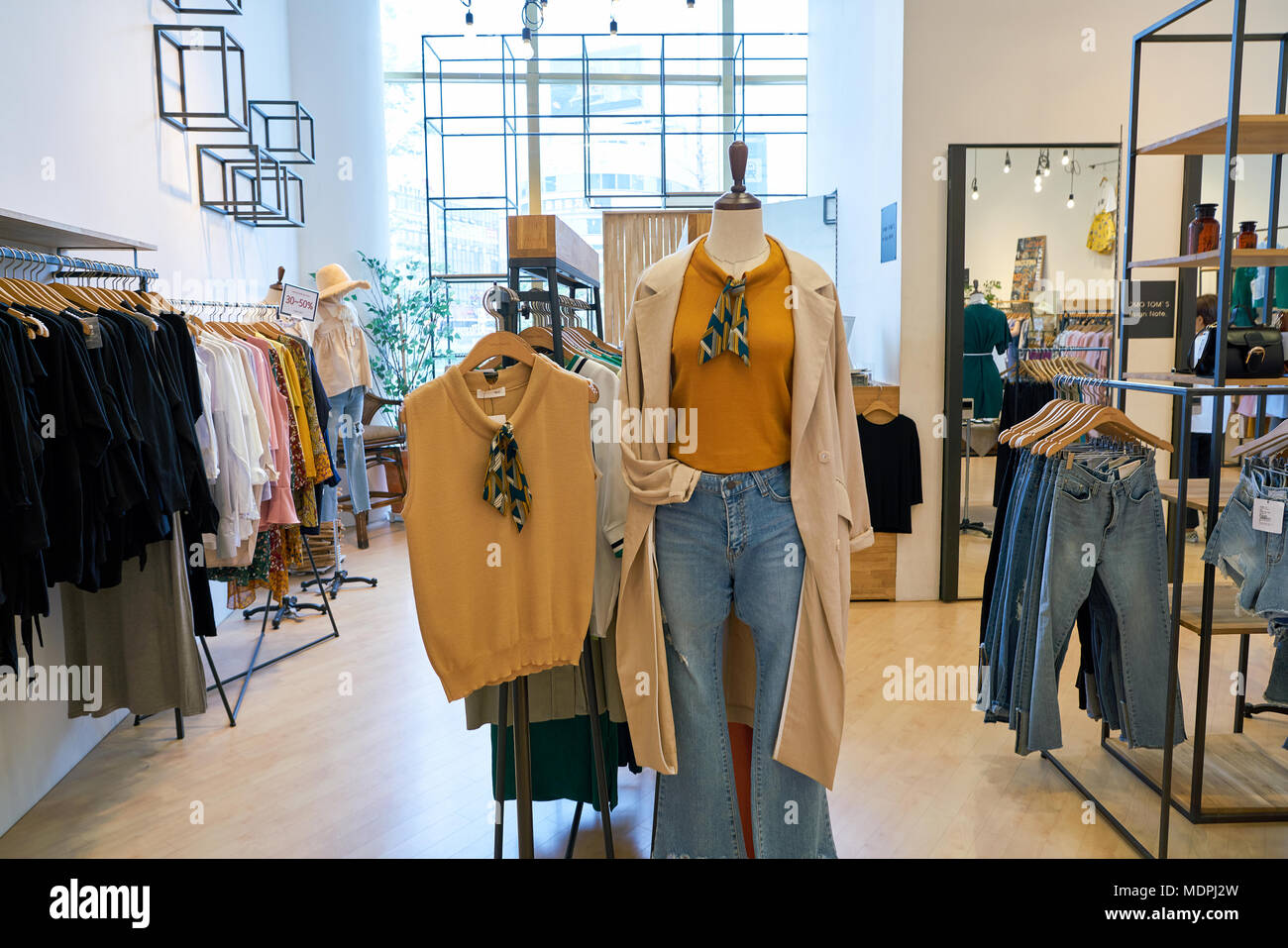 BUSAN, SOUTH KOREA - MAY 28, 2017: Tomo Tom's store at Lotte Department  Store Stock Photo - Alamy