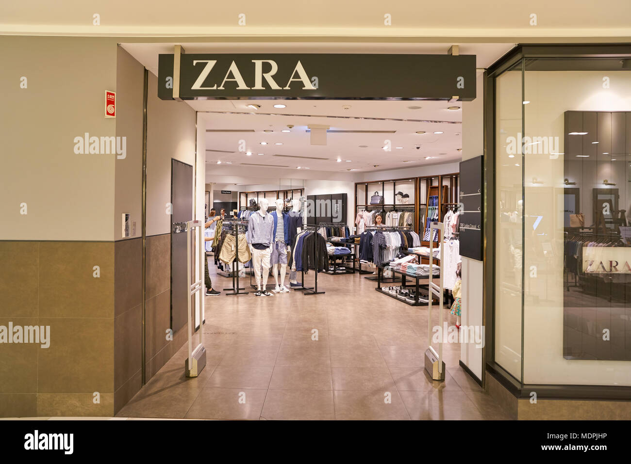 BUSAN, SOUTH KOREA - MAY 28, 2017: Zara store at Lotte Department Store  Stock Photo - Alamy