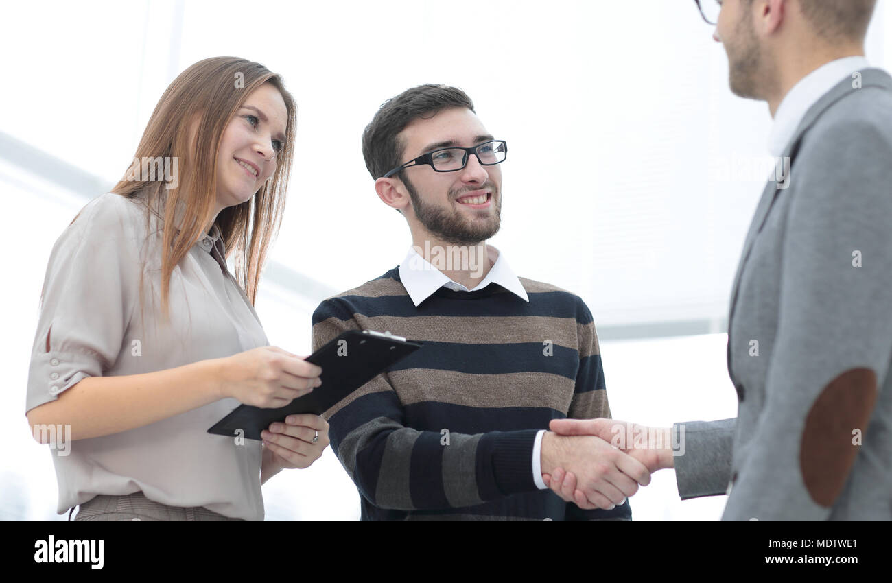 handshake between the Manager and the client Stock Photo - Alamy