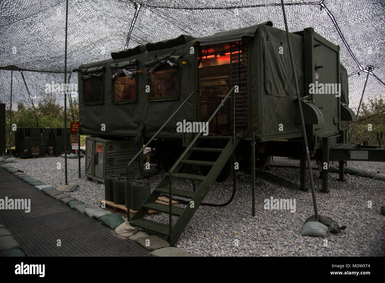 Food Service Company, Headquarters Regiment, 3rd Marine Logistics Group sets up an Expeditionary