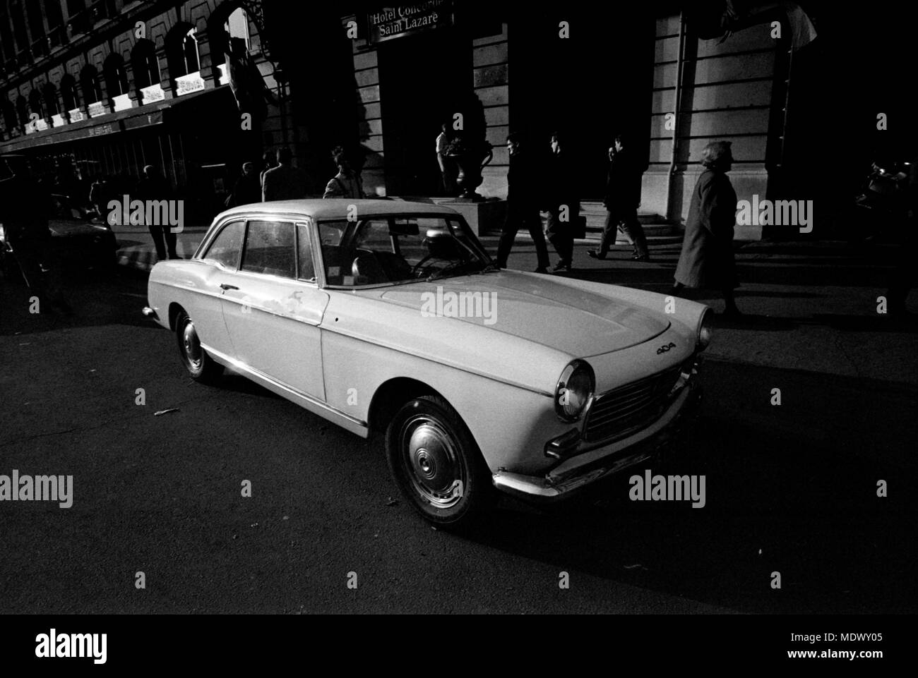Erstaunlich Peugeot 404 Saloon Bild