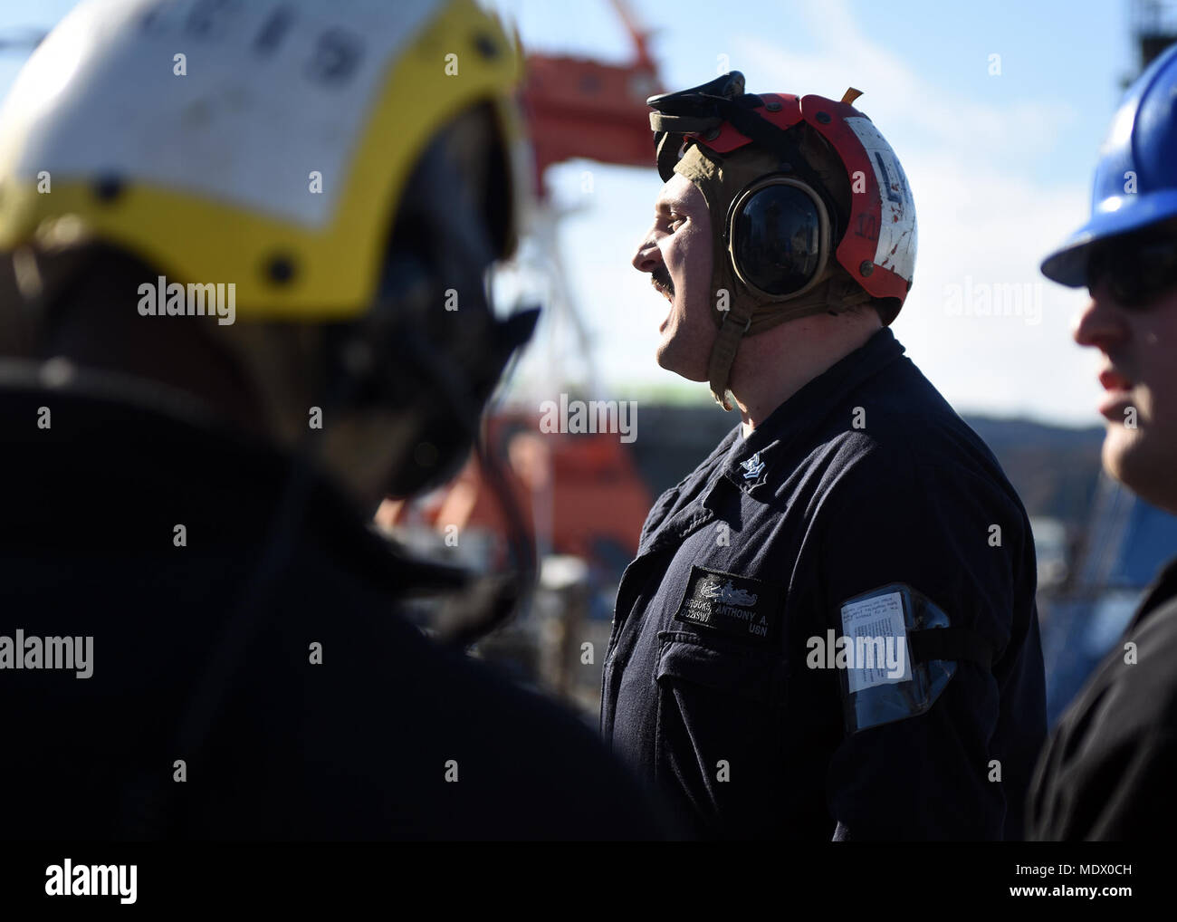 171212NDW433047 YOKOSUKA, Japan (Dec. 12, 2017) Damage Controlman