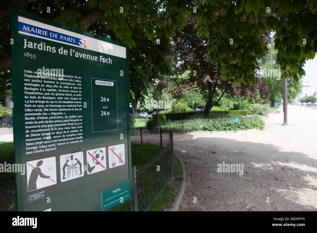 Paris, avenue Foch, gardens on the avenue Foch, monument dedicated to