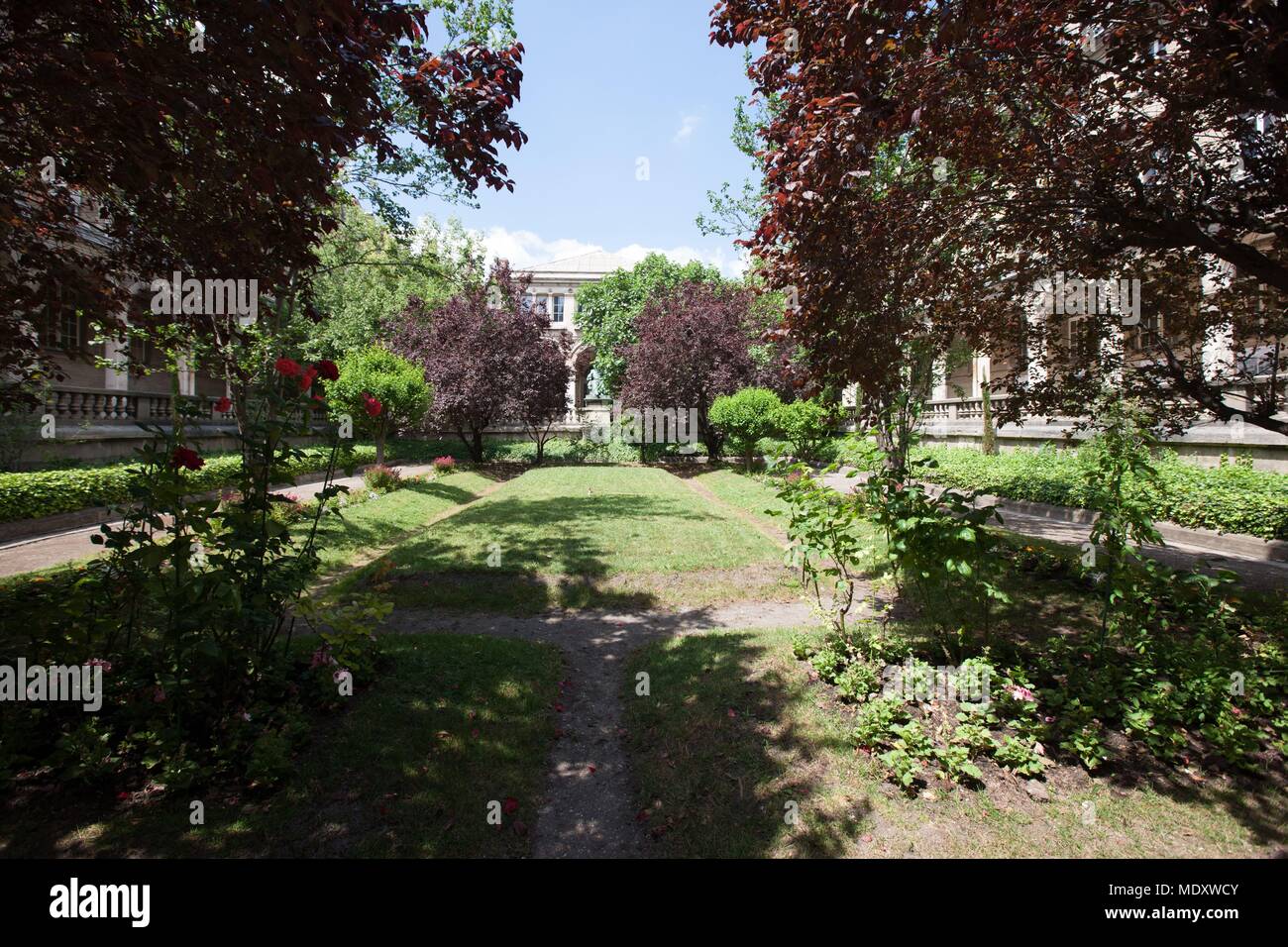 Paris, 12 avenue Trudaine, lycee jacques decour, court of honour