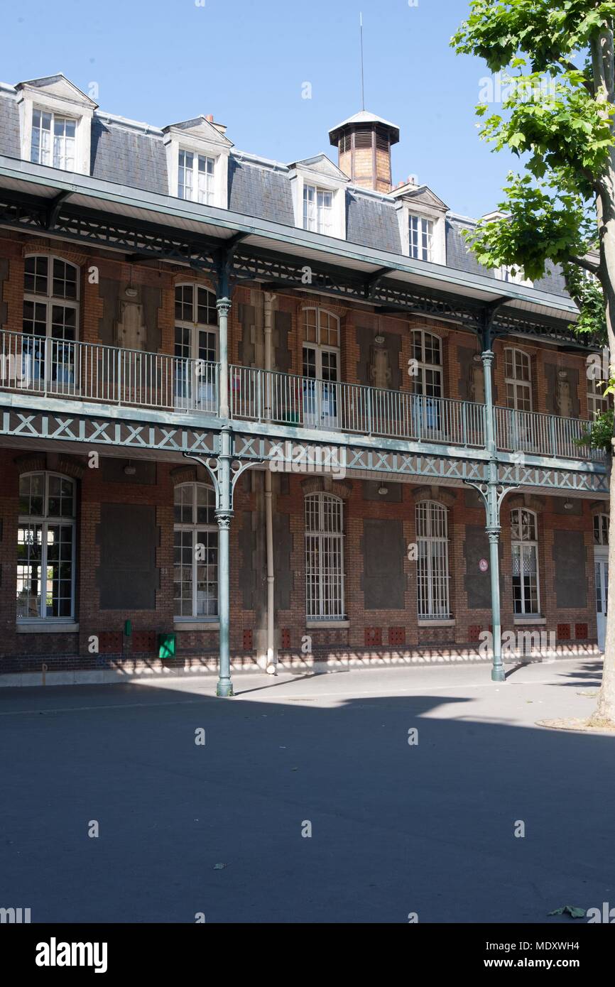 Paris 107 Rue De La Pompe Lycee Janson De Sailly College Stock Photo Alamy