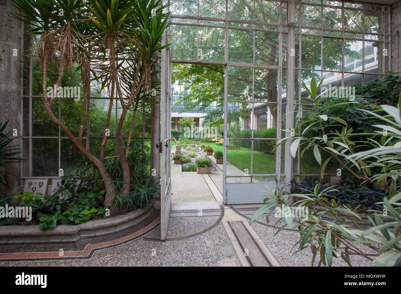 Lycee montaigne hi-res stock photography and images - Alamy