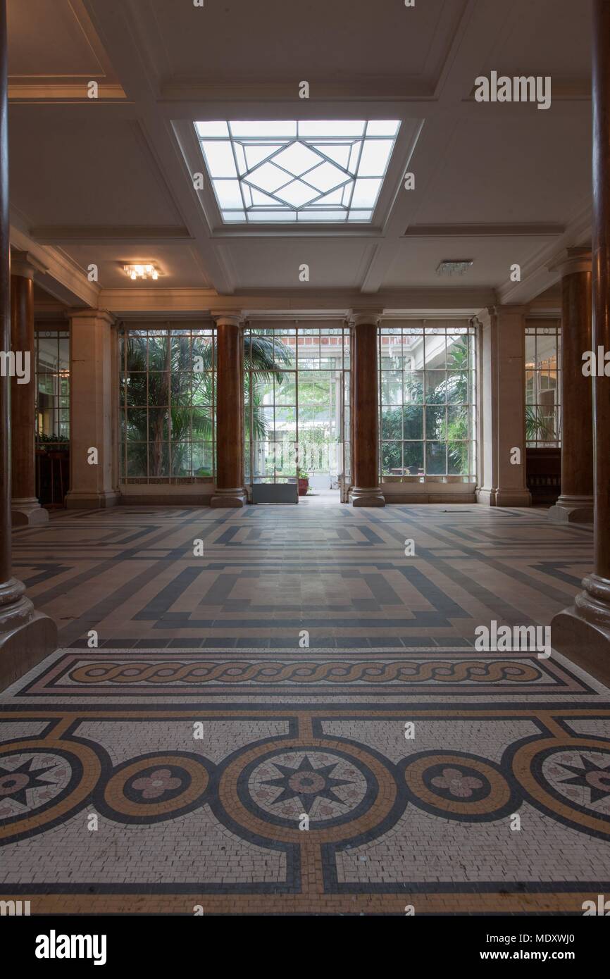 Lycee montaigne hi-res stock photography and images - Alamy