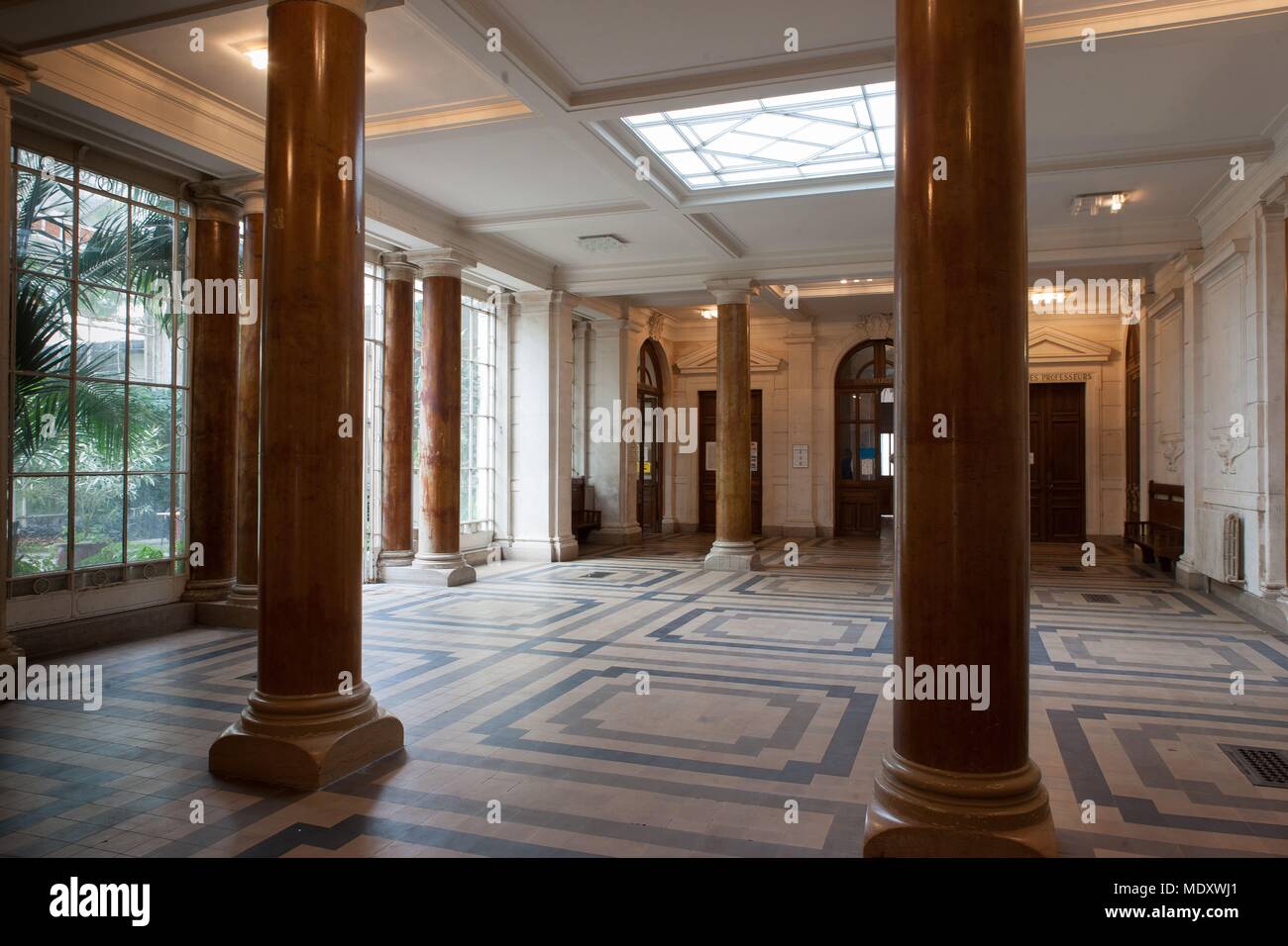 Lycee montaigne hi-res stock photography and images - Alamy