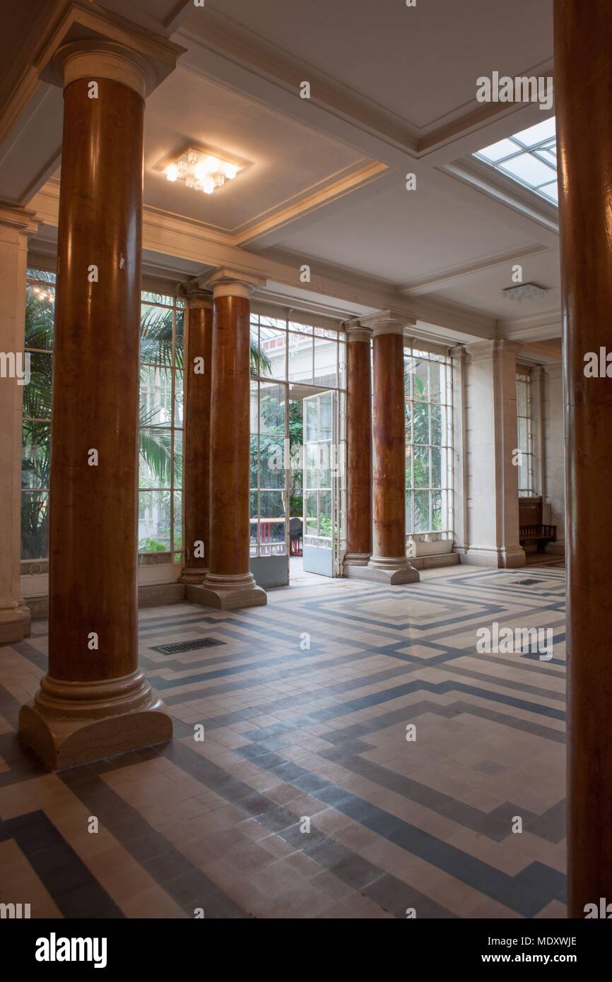 Lycee montaigne hi-res stock photography and images - Alamy