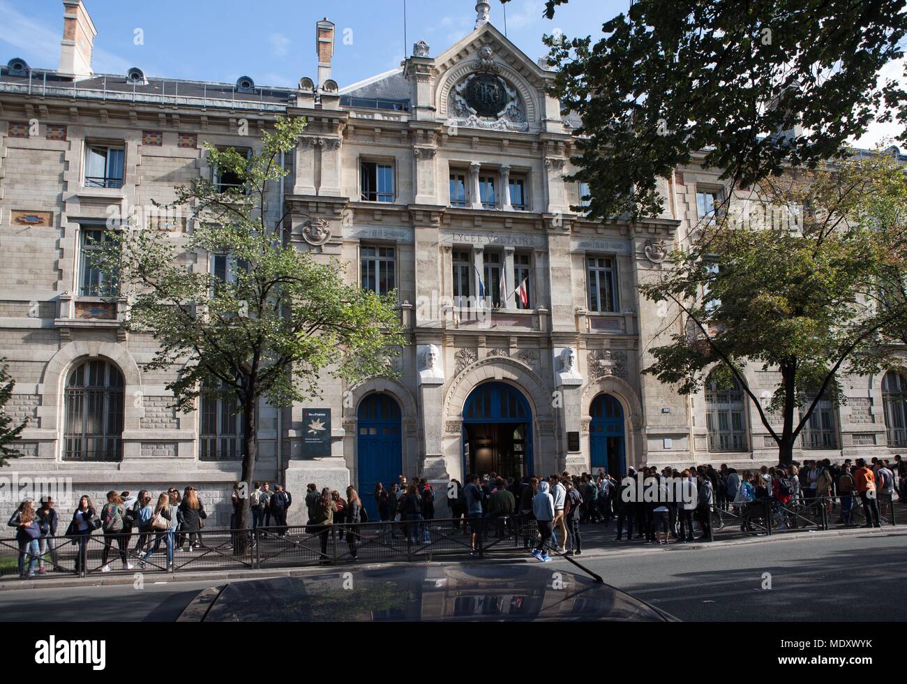Paris, 101 avenue de la république, lycee Voltaire, facade over the ...