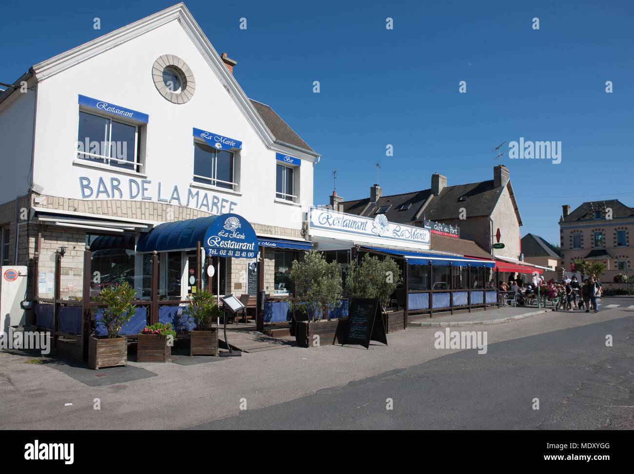 Normandy Cafe War Hi Res Stock Photography And Images Alamy