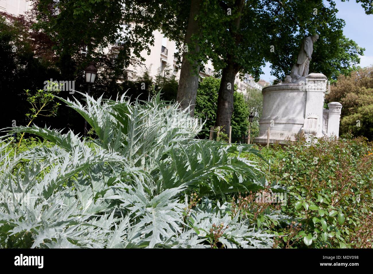Paris, avenue Foch, gardens on the avenue Foch Stock Photo Alamy