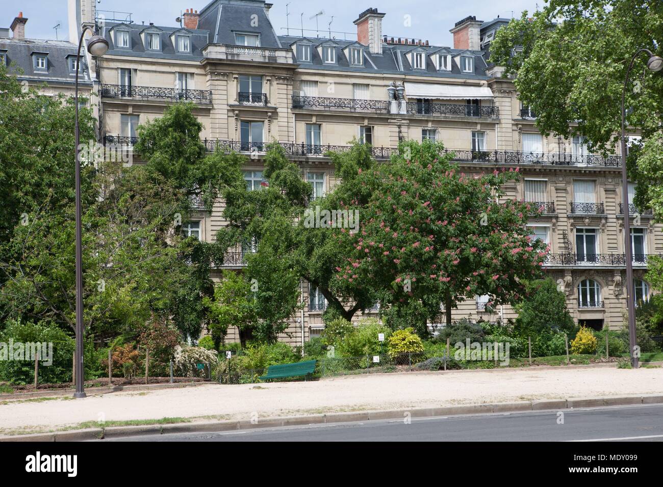 Avenue foch paris,france hi-res stock photography and images - Alamy