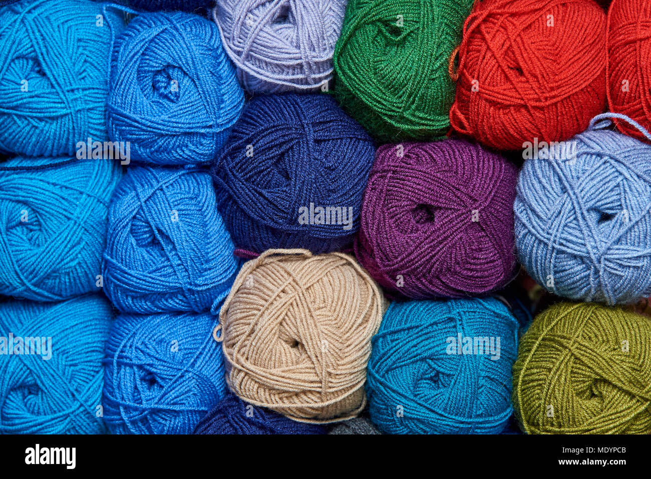 Tangles threads hi-res stock photography and images - Alamy